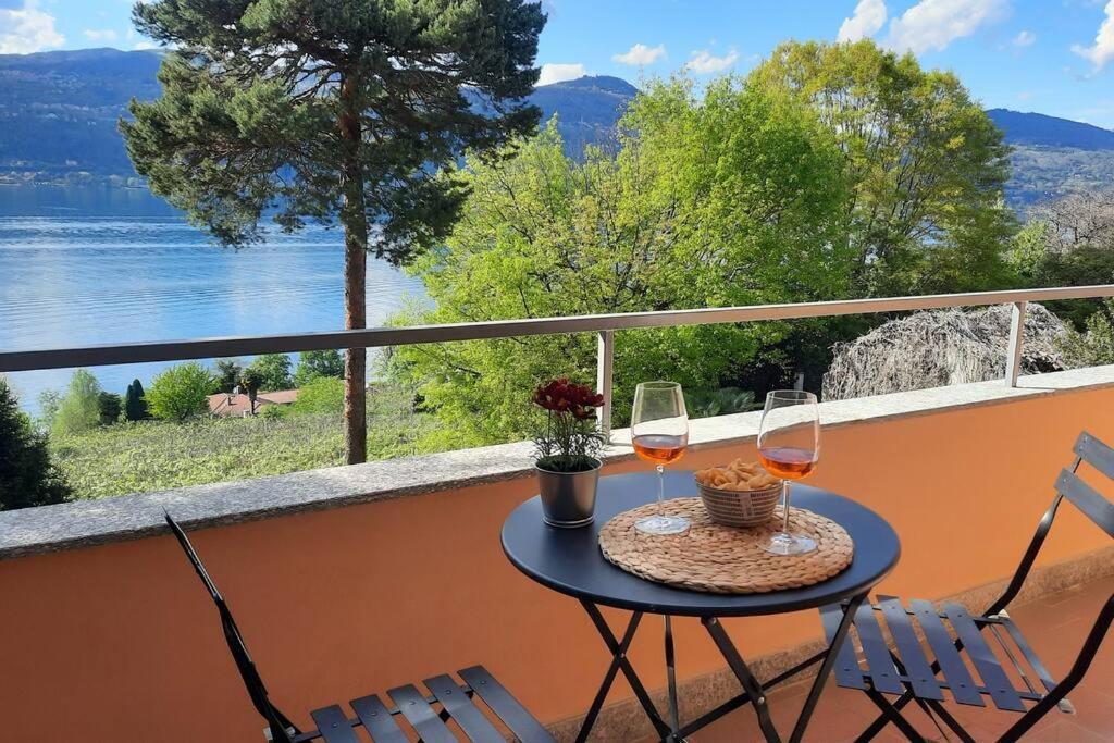 La Casa Di Giulia - Holiday Home Ranco Kültér fotó