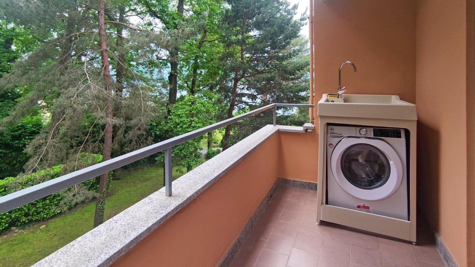 La Casa Di Giulia - Holiday Home Ranco Kültér fotó