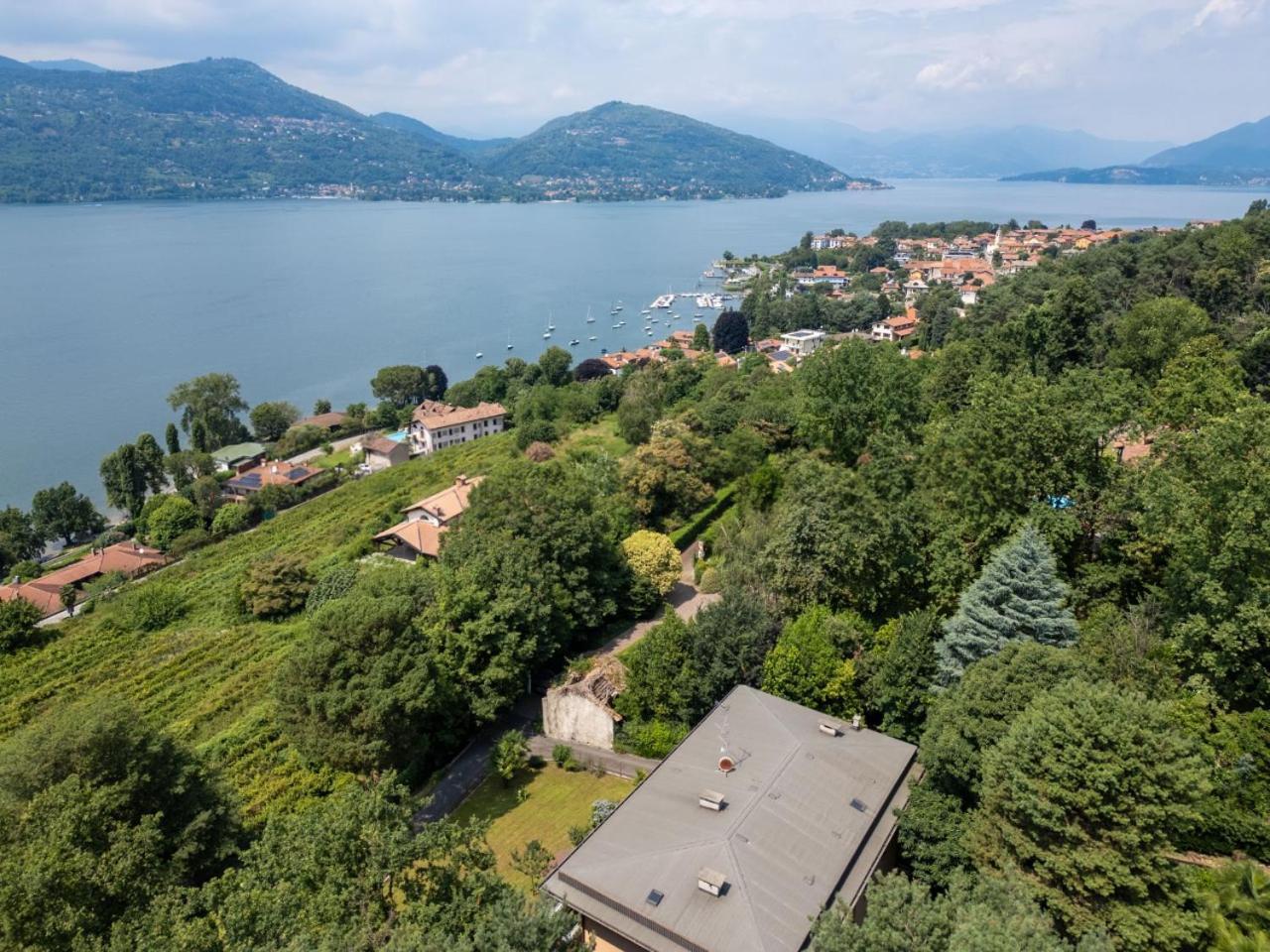 La Casa Di Giulia - Holiday Home Ranco Kültér fotó